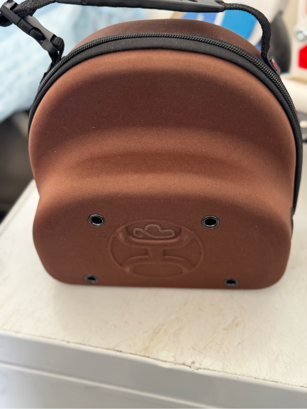 Hooey Brown travel cap carrier! Never actually used and in great condition:)